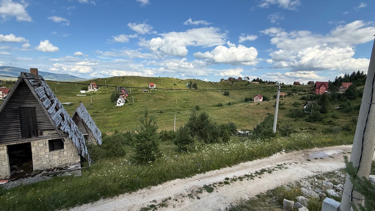 Otvoren pogled prema kupreškim brežuljcima
